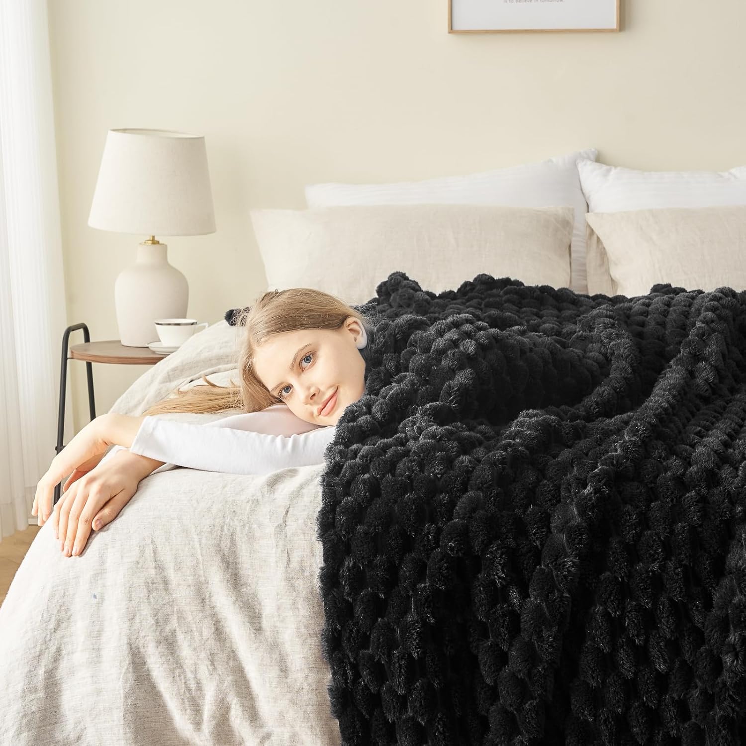 NEWCOSPLAY Super Soft Throw Blanket Black Premium Silky Flannel Fleece 3D Clouds Stylish Jacquard