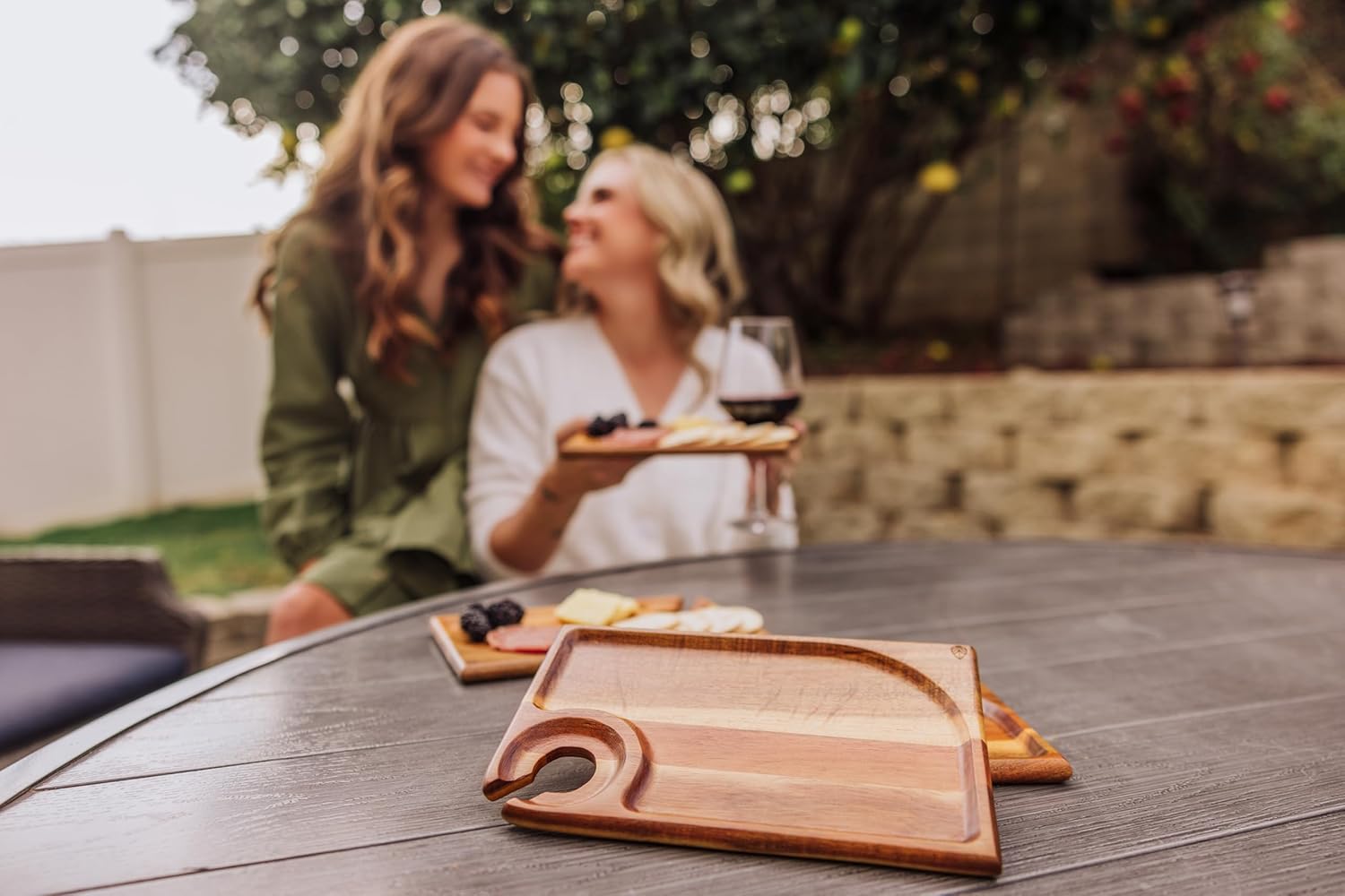 PICNIC TIME Rectangle Wine Appetizer Plates Set of 4, Cocktail Plate with Glass Holder, Cheese
