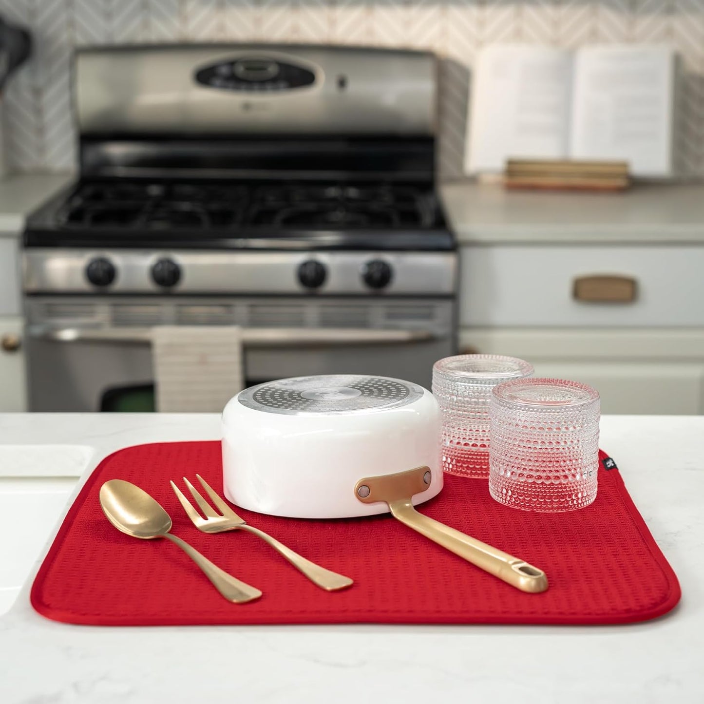 S&T INC. Dish Drying Mat, 16” x 18”, Absorbent Microfiber Kitchen Counter Mat, Dish Drying Pad for