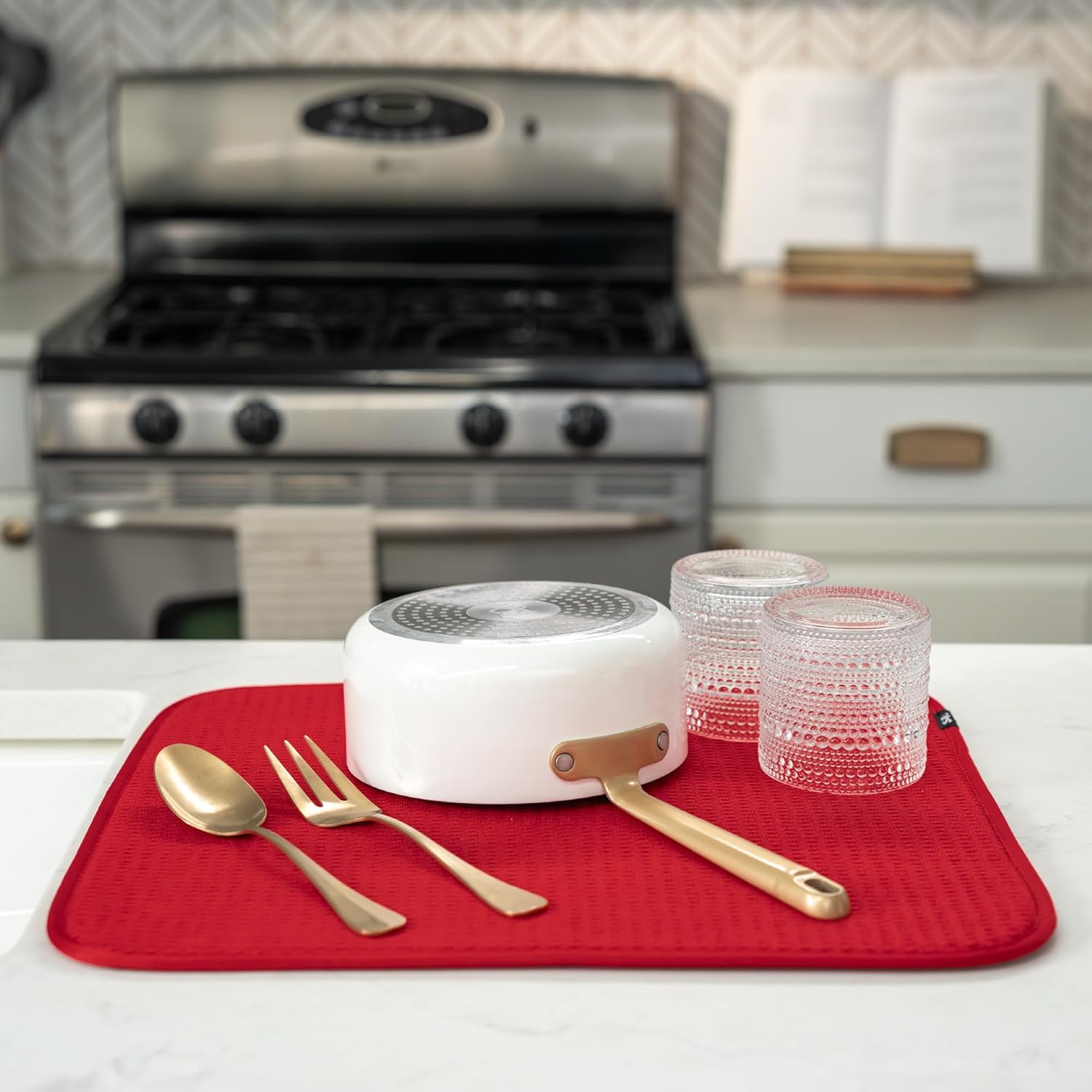 S&T INC. Dish Drying Mat, 16” x 18”, Absorbent Microfiber Kitchen Counter Mat, Dish Drying Pad for