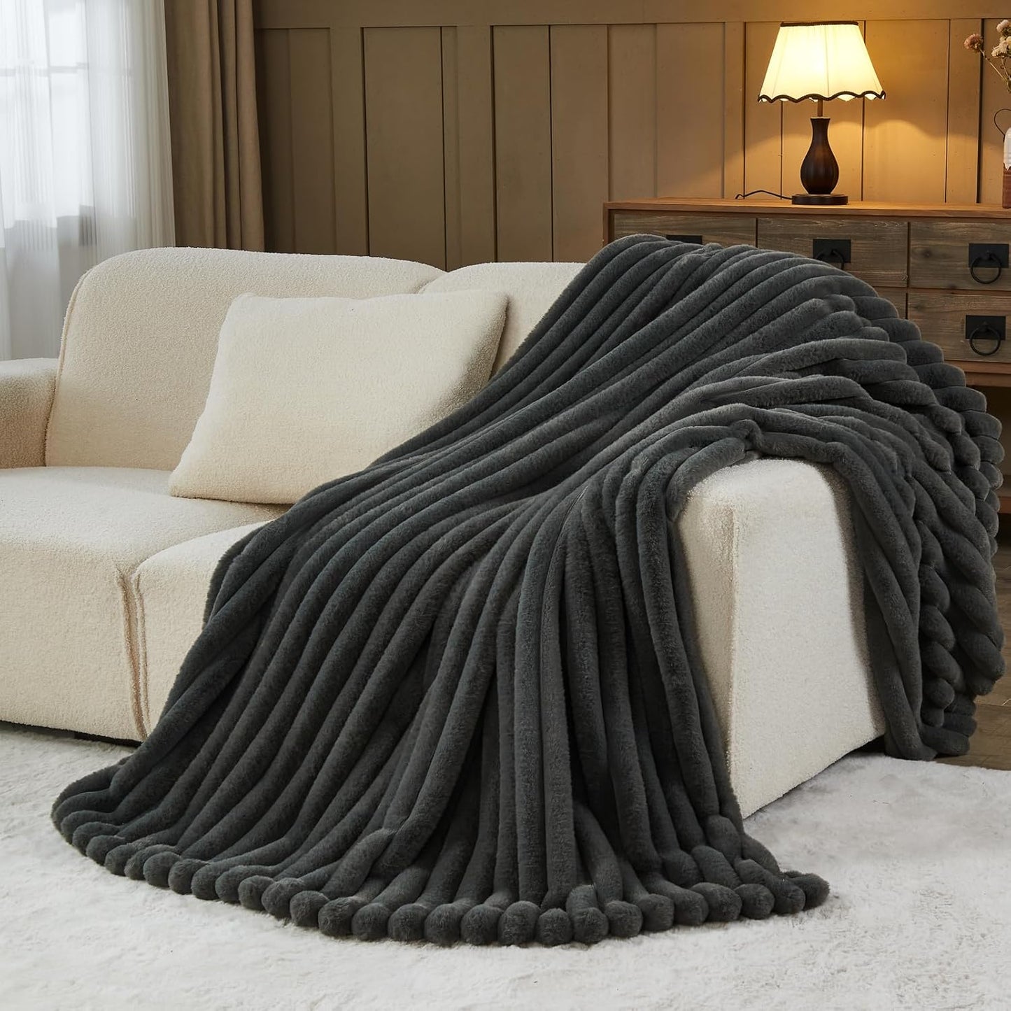 NEWCOSPLAY Faux Fur Throw Blanket Grey 3D Ribbed Plush Thick Warm Blanket for Couch Sofa Bed 850GSM