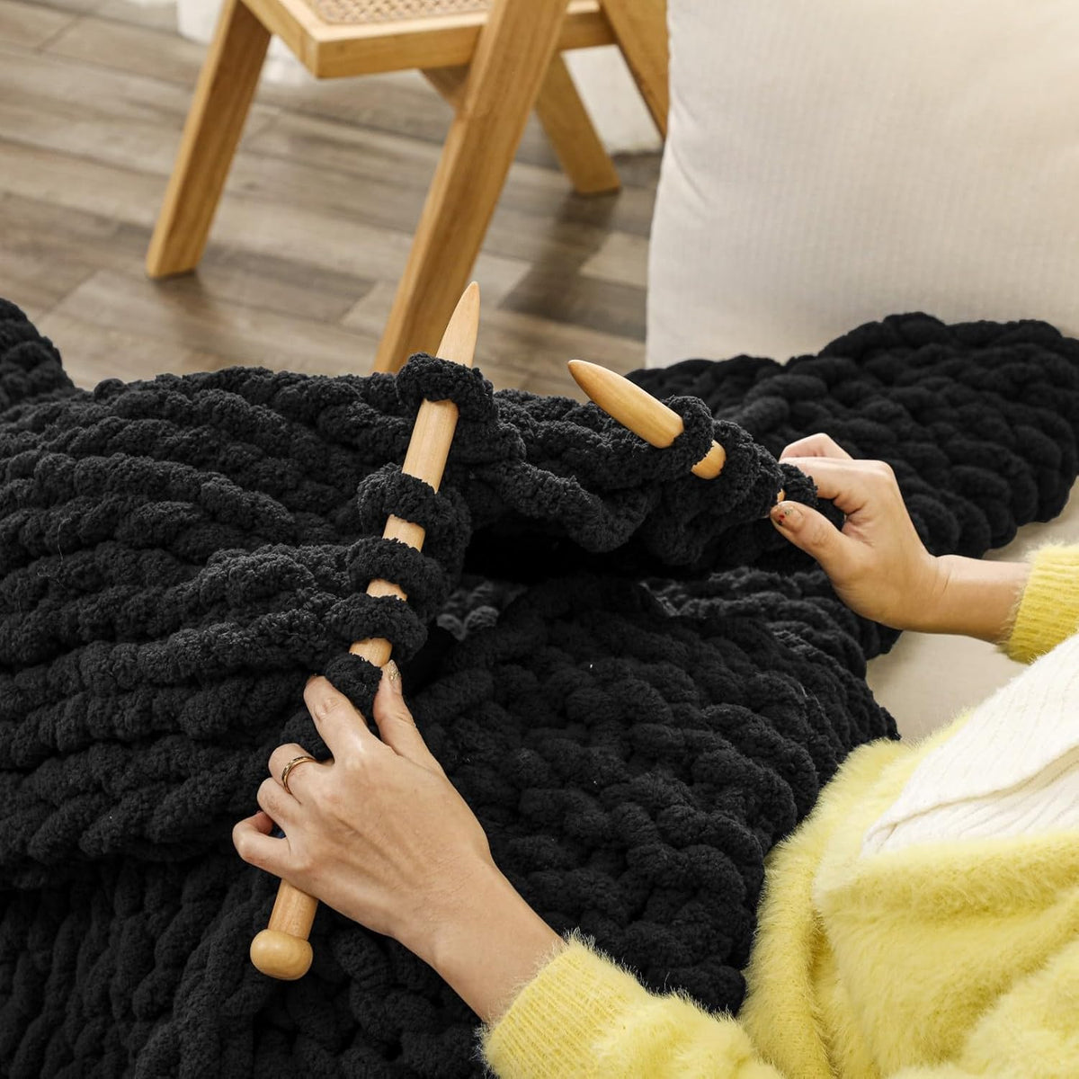 WESHIONGOO Chunky Knit Blanket Throw 40"*40" Knitted Throw Blankets for Couch Bed Fluffy Soft