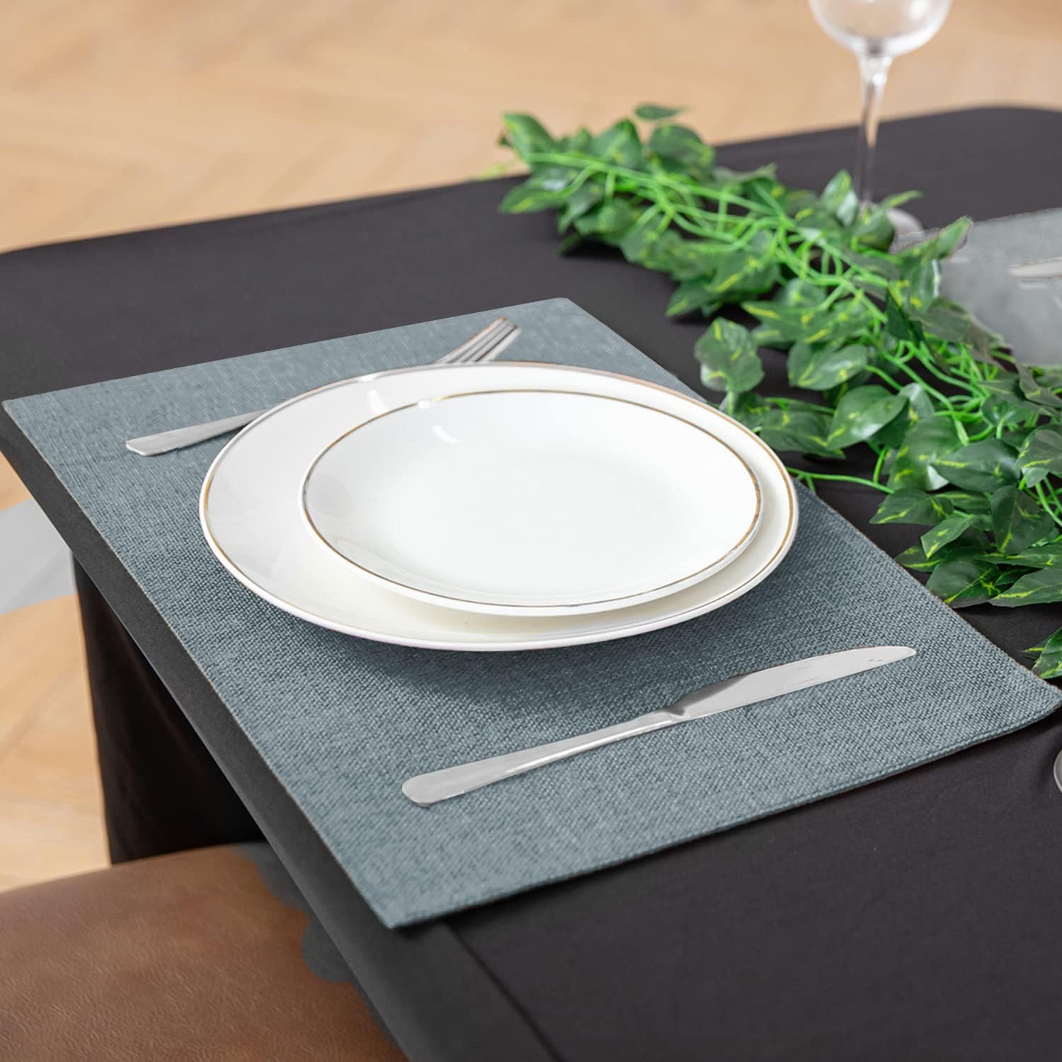 Cloth Placemats Set of 8, Linen Type Fabric Placemats Machine Washable Heat Resistant Placemats