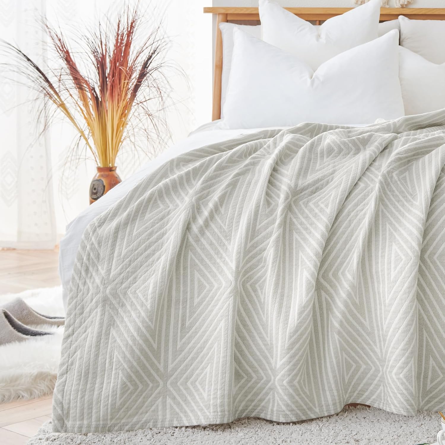 jinchan Boho 100% Cotton Blanket Muslin 50x60 Inches Lightweight 3-Layer Geometric Triangle Striped