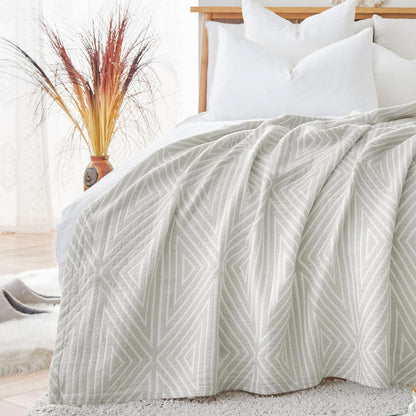 jinchan Boho 100% Cotton Blanket Muslin 50x60 Inches Lightweight 3-Layer Geometric Triangle Striped