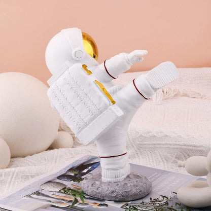 Astronaut Figurine,Astronaut Decor,Kung Fu Astronaut Figure Sculpture Spaceman Décor,Sculptures