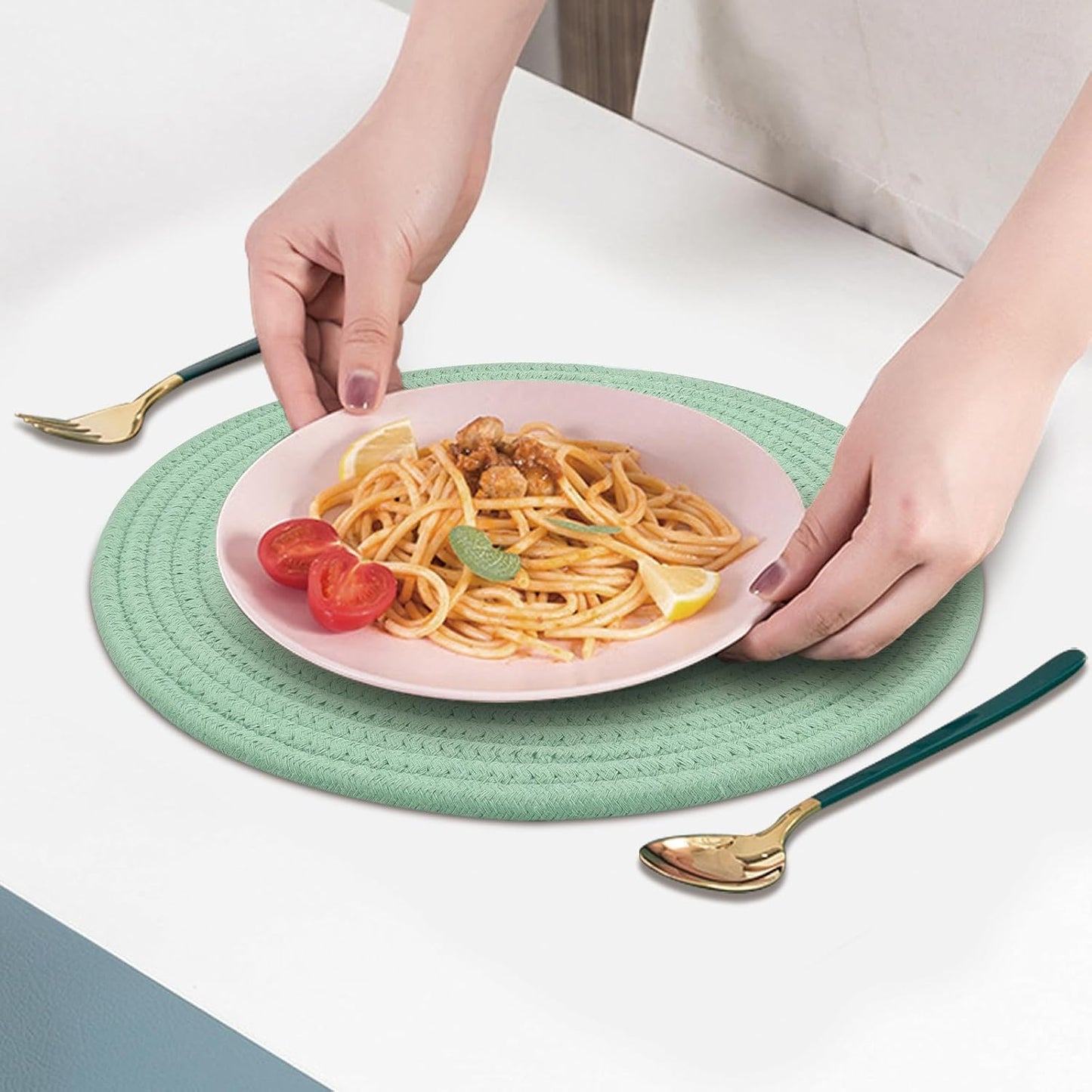 Round Placemats Set of 6, Cotton Rope Woven Table Mats, Hot Pads for Kitchen, Non Slip Heat