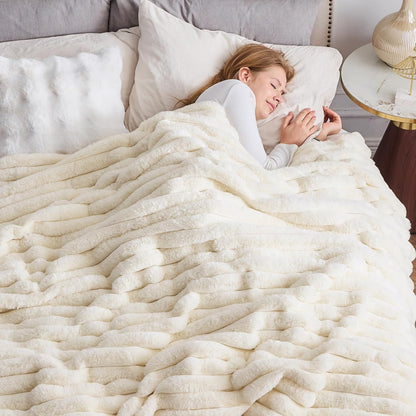 NEWCOSPLAY Faux Fur Twin Blanket Ivory 3D Ribbed Plush Thick Warm Blanket for Couch Sofa Bed 850GSM