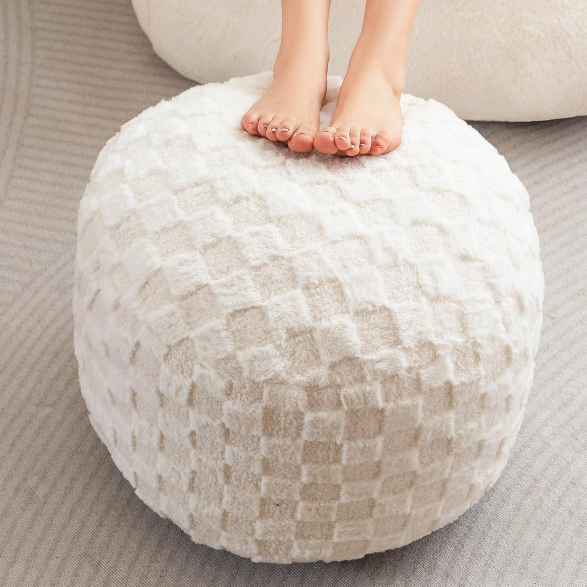 HIGOGOGO Round Stuffed Pouf Ottoman, Plaid Poufs with Foam Chunk Filling, Fluffy and Furry Pouf