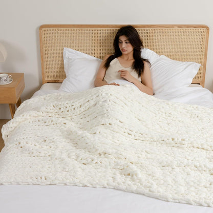 WESHIONGOO Chunky Knit Throw Blanket 50"×60" Knitted Throw Blankets for Couch Bed Fluffy Soft