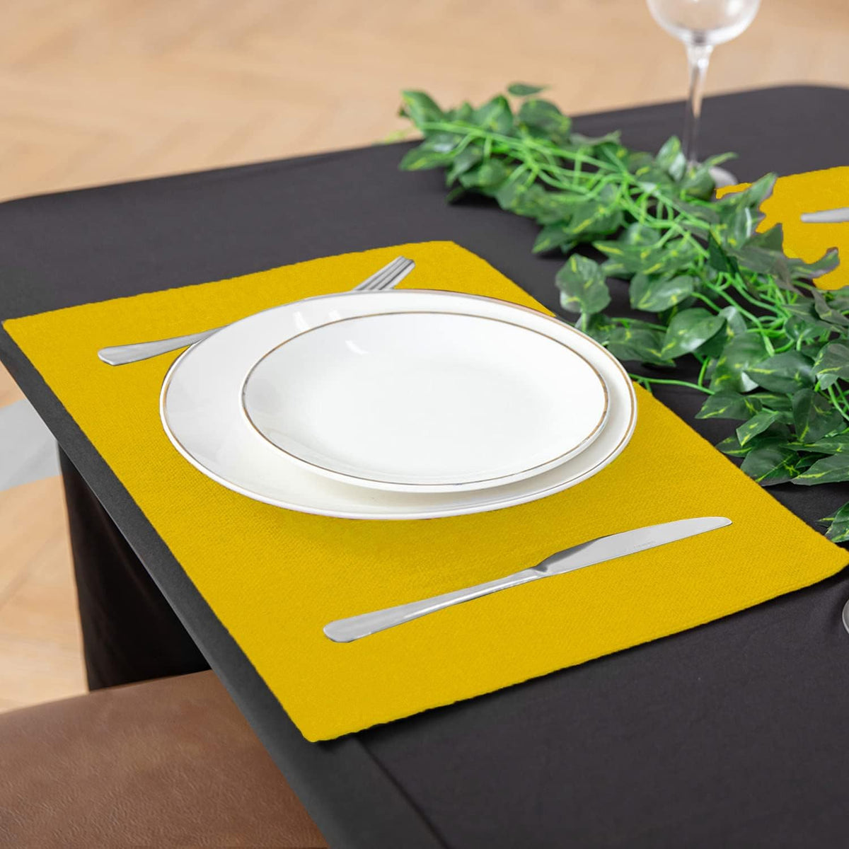 Cloth Placemats Set of 8, Linen Type Fabric Placemats Machine Washable Heat Resistant Placemats