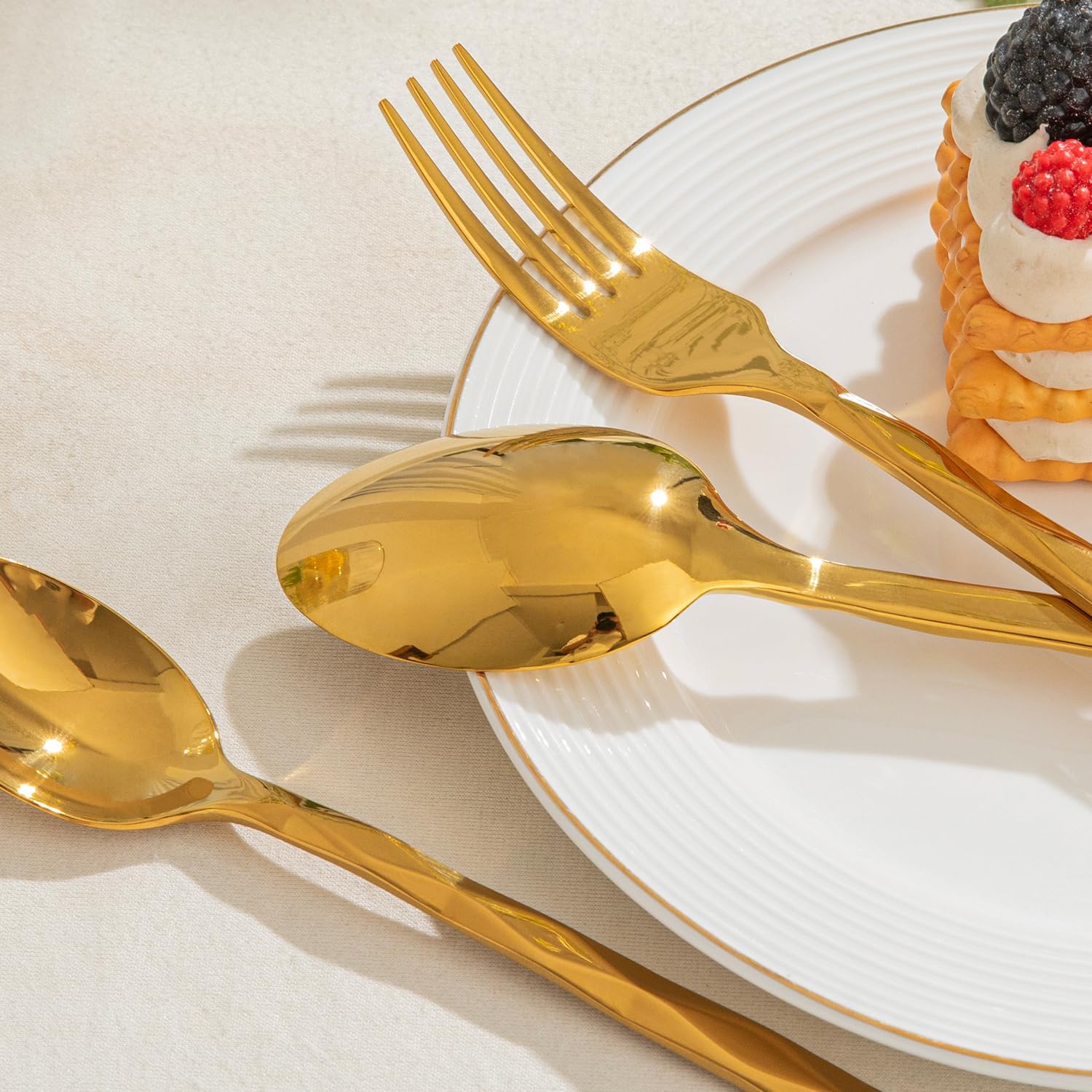 KINGSTONE Gold Silverware Set, Luxury 60 Piece Flatware Set for 12, 18/10 Stainless Steel Cutlery