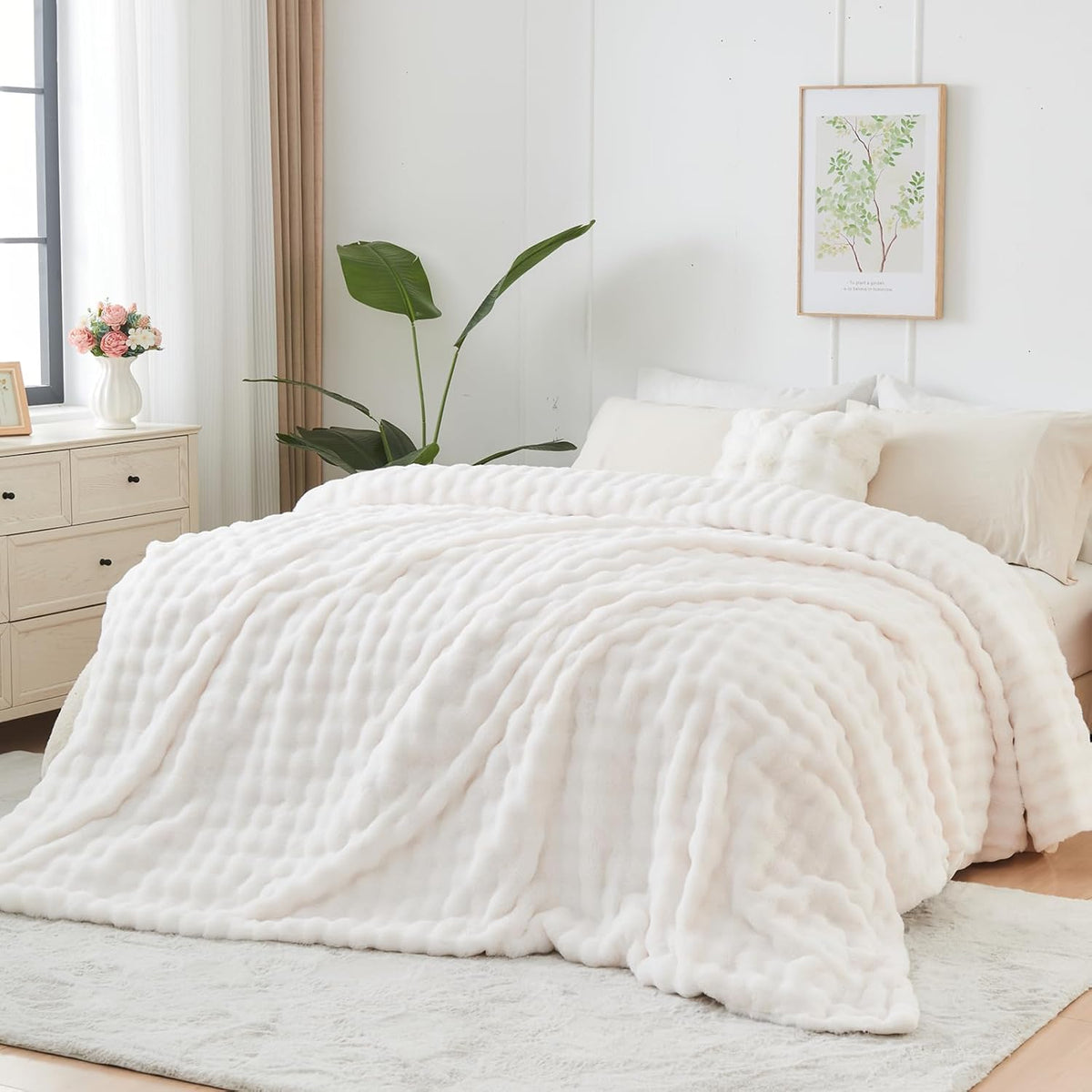 NEWCOSPLAY Faux Fur Queen Blanket Ivory Bubble Blanket Thick Warm Soft for Couch Sofa Bed 550GSM