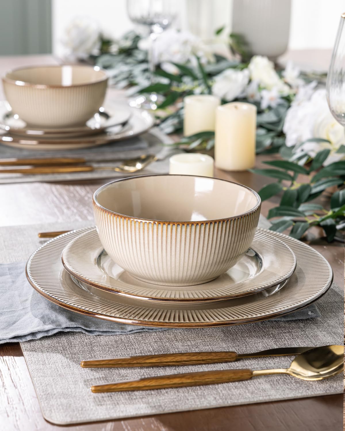 GBHOME Ceramic Dinnerware Sets,12 pcs Embossed Elegant Stoneware Plates and Bowls Sets