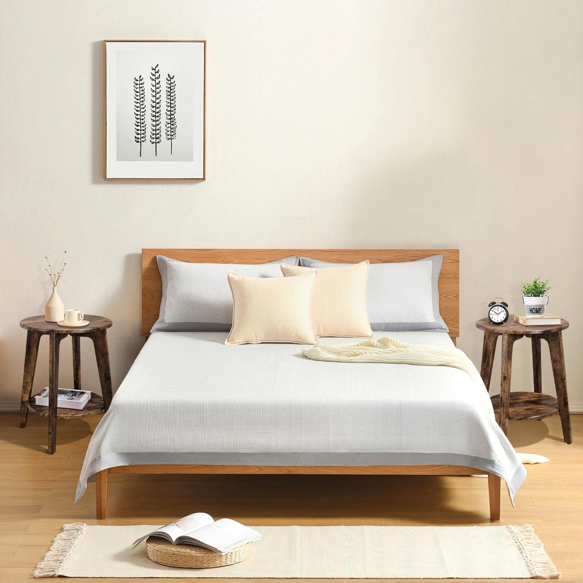 Small Round Side Table Wooden End Table with Lower Shelf Modern Nightstand Bedside Table for Small