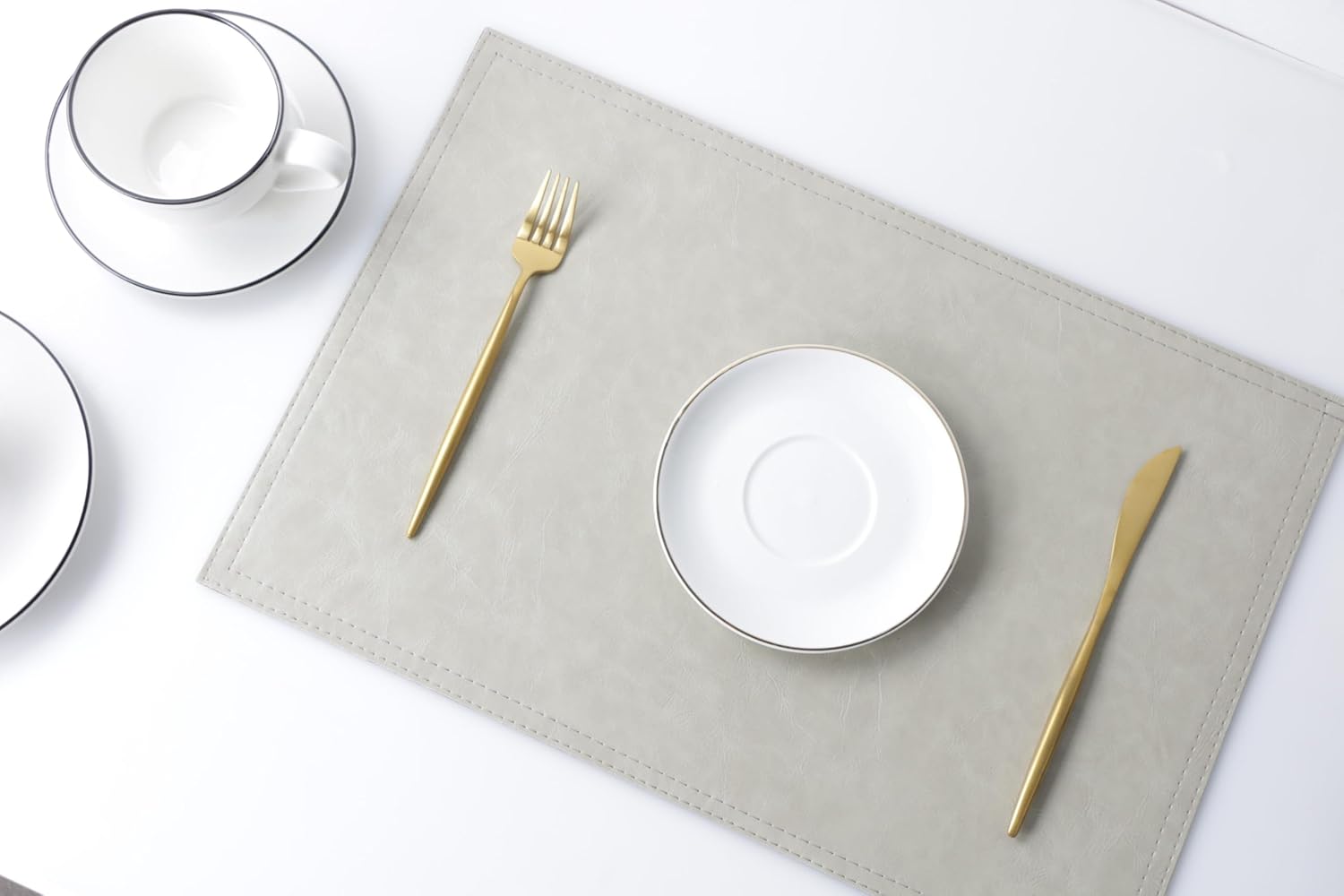 Waterproof PU Placemats, Faux Leather Dining Table Mat, Set of 6, Easy to Wipe Off Scrub Vinyl Mat