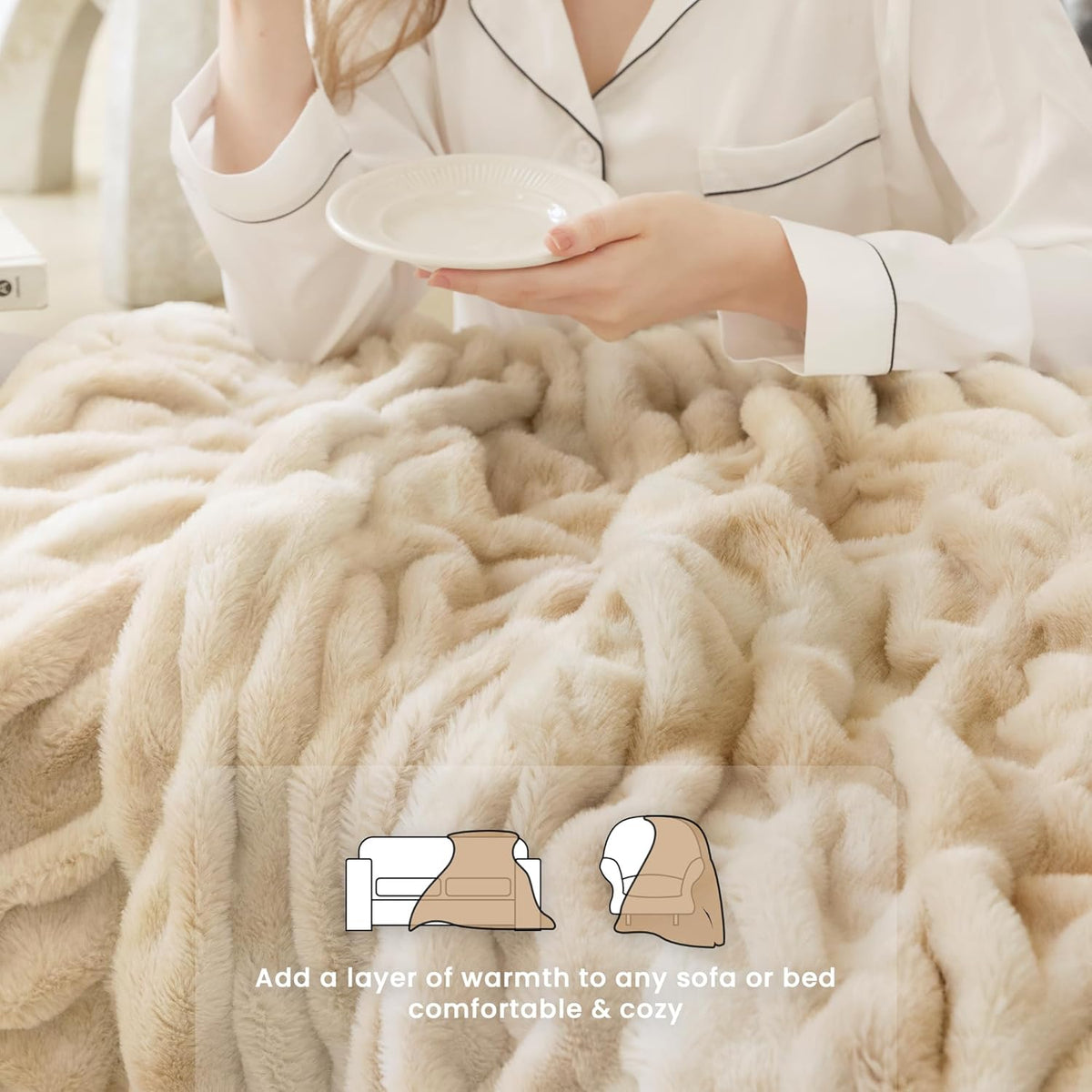 Faux Fur Blanket, Throw Blanket for Couch, Fluffy Blanket with Stretch Ruched Design, Ultra Soft
