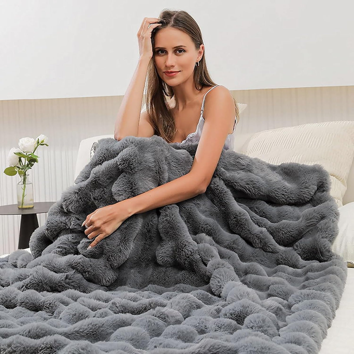 UKELER Soft Faux Fur Throw Blanket 50''x60'' Solid Reversible Shaggy Blanket Plush Thick Fluffy