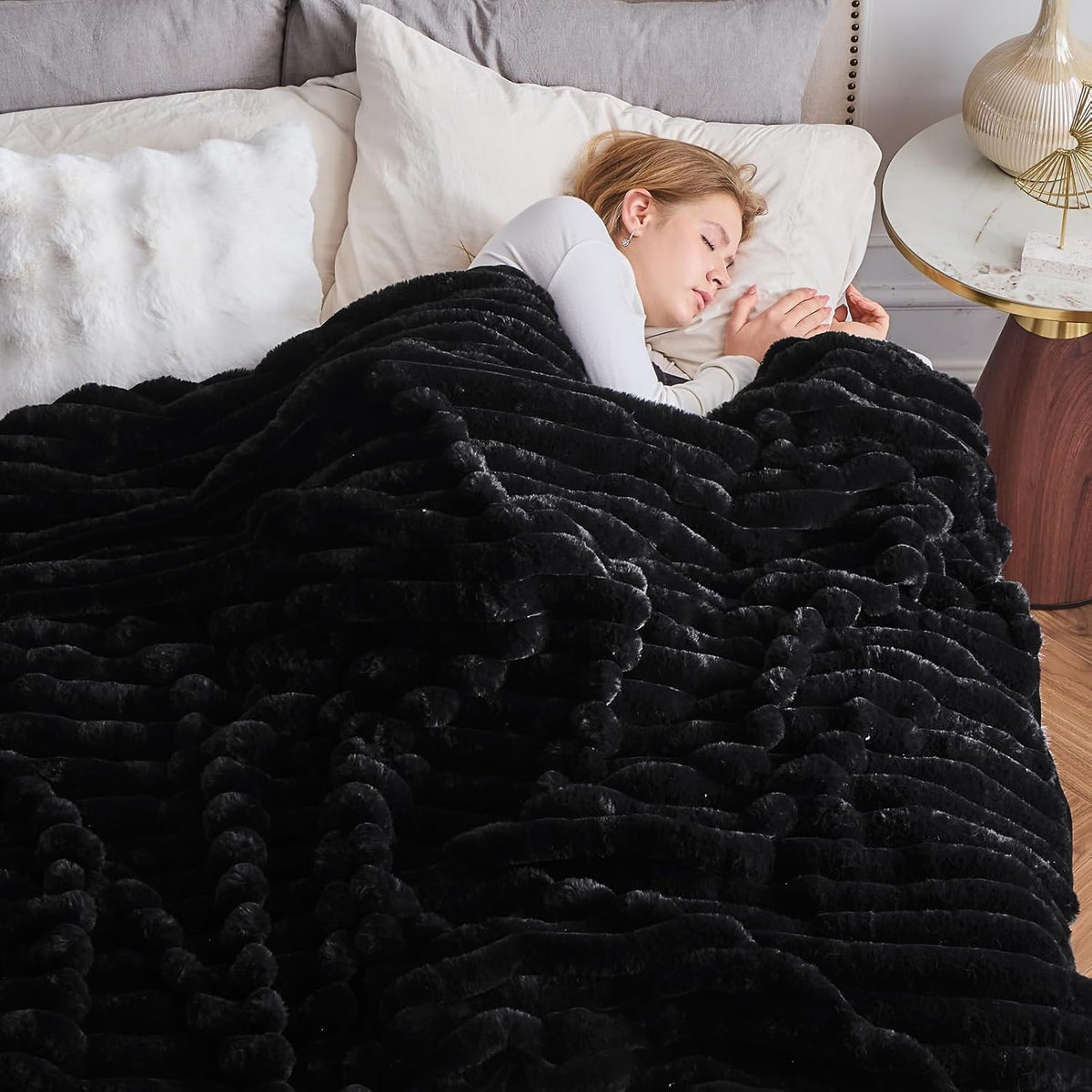 NEWCOSPLAY Faux Fur Twin Blanket Black 3D Ribbed Plush Thick Warm Blanket for Couch Sofa Bed 850GSM