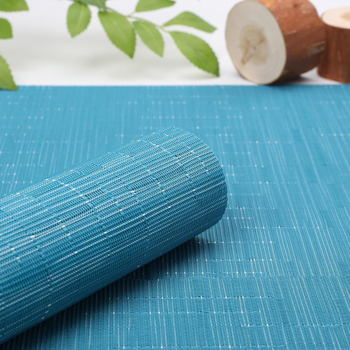 Myir JUN Placemats Set of 4, Vinyl Woven Placemats Place Mats Indoor Set of 4 Washable Table Mats