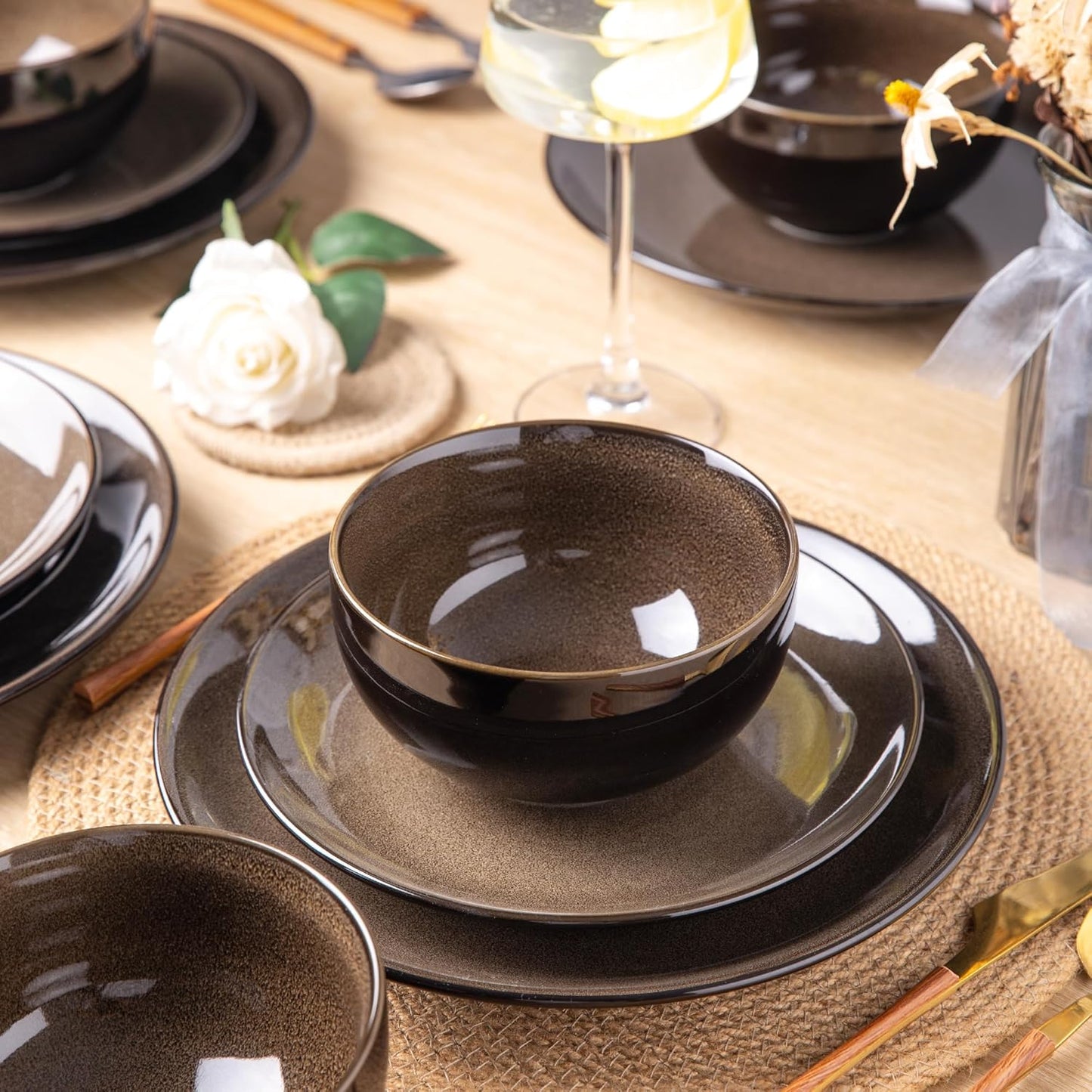 LERATIO Ceramic Dinnerware Sets for 8,Stoneware Plates and Bowls Sets,Handmade Reactive Glaze