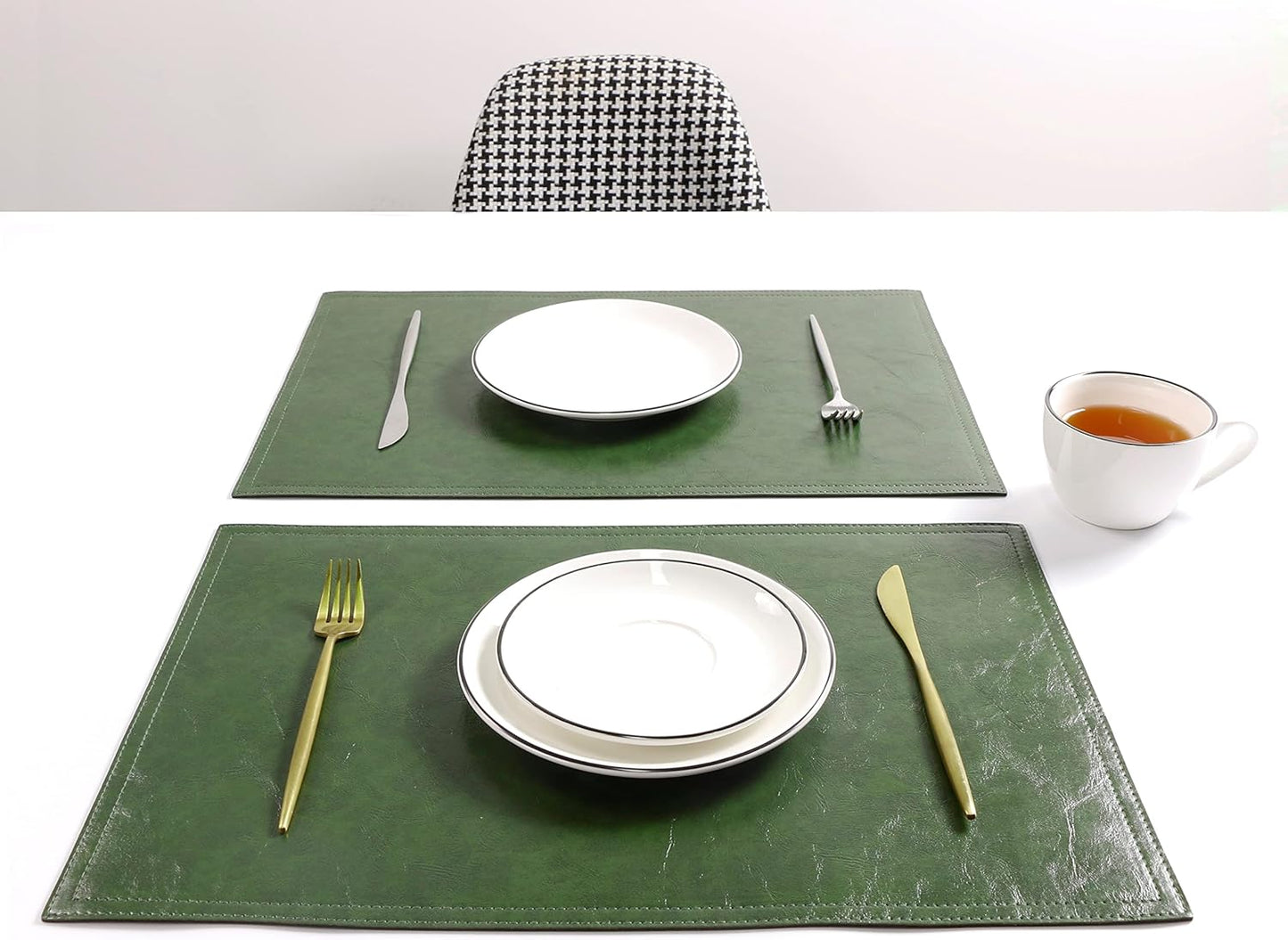 Waterproof PU Placemats, Faux Leather Dining Table Mat, Set of 4, Easy to Wipe Off Scrub Vinyl Mat