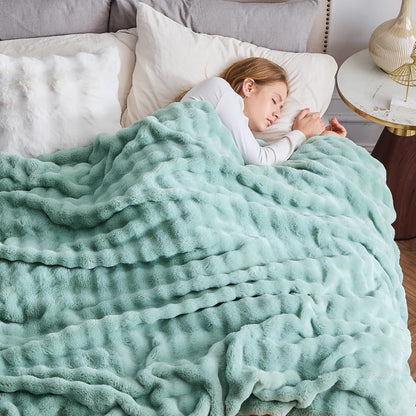 NEWCOSPLAY Faux Fur Queen Blanket Sage Green Bubble Blanket Thick Warm Soft for Couch Sofa Bed