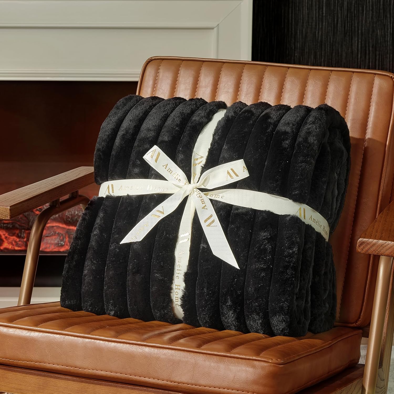 Amélie Home Faux Fur Throw Blanket for Couch, Cozy Fuzzy Fluffy Fur Luxurious Soft Striped Plush