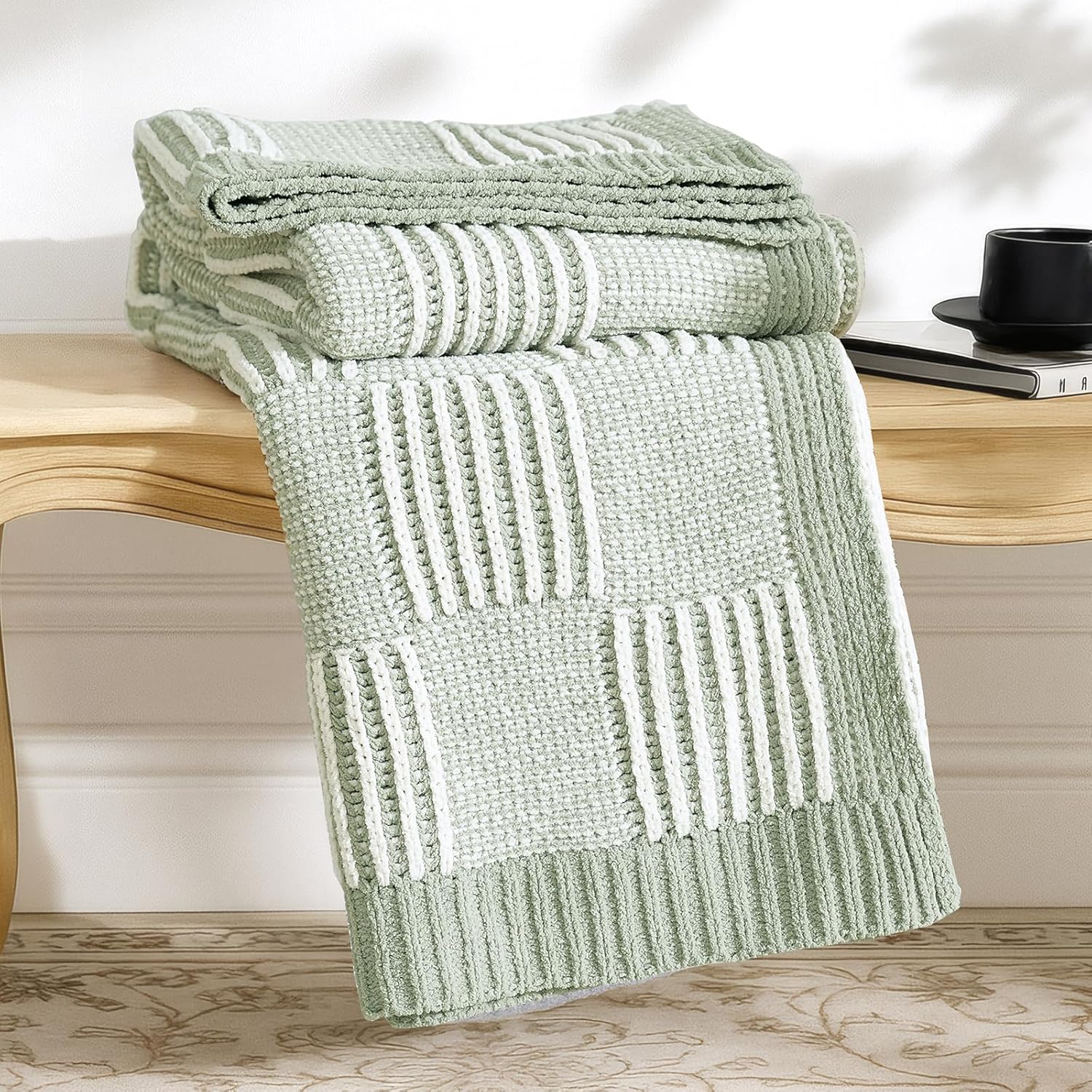 Amélie Home Chenille Knit Throw Blanket for Couch, Checkered Texture Decorative Soft Blanket for