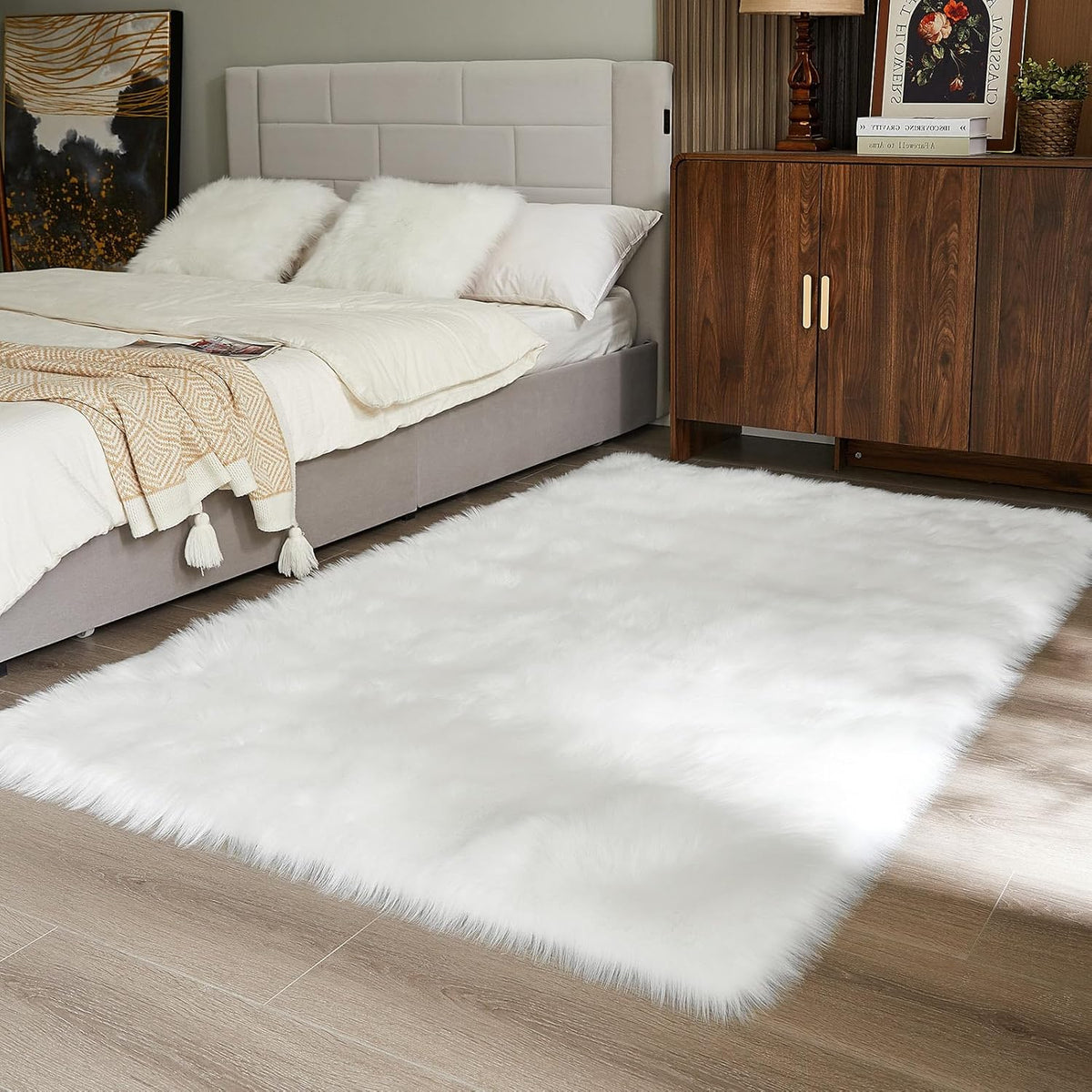 AMTOVO Faux Fur Sheepskin Rug for Living Room, 4 x 6 ft White Fluffy Area Rug for Bedroom