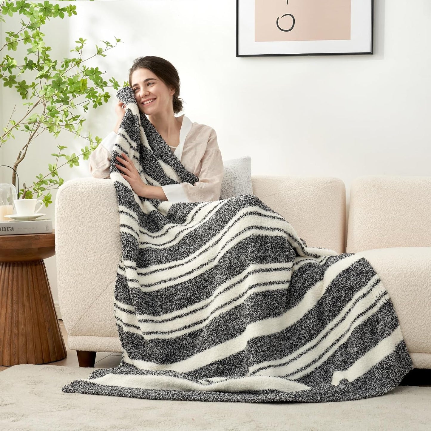 Snuggle Sac Queen Size Bed Blanket Stripe Black, Super Soft Warm Bedding Blankets Cozy Knit Fuzzy