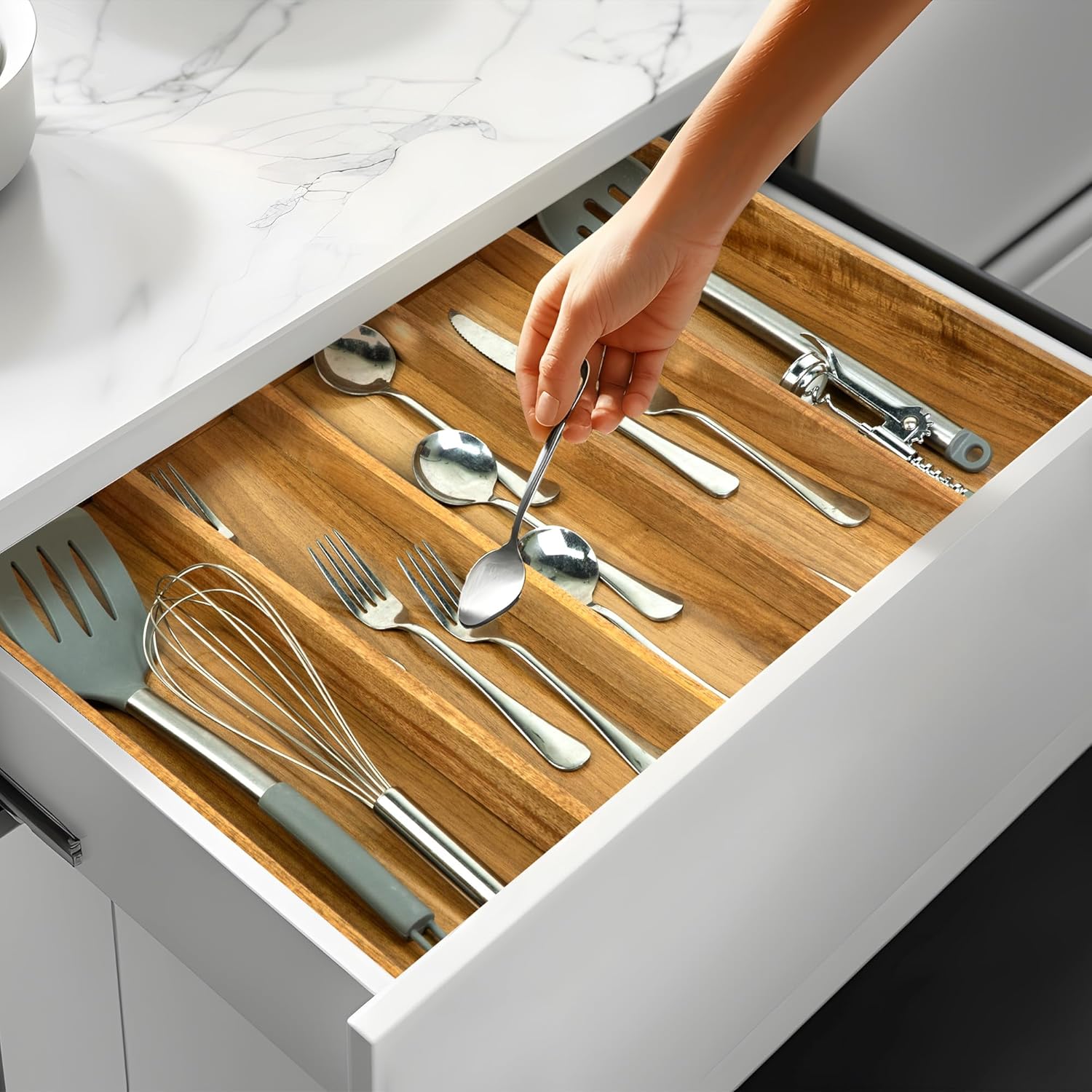VaeFae Acacia Kitchen Silverware Organizer, Cutlery Drawer Organizer with 5 Compartments, Wooden