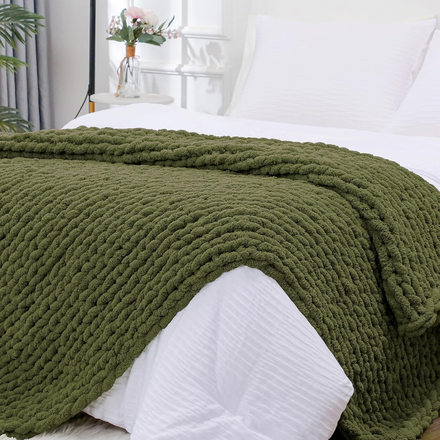Bigacogo Chunky Knit Throw Blanket for Couch, 51x63 inches, 100% Hand Knitted with Thick Jumbo