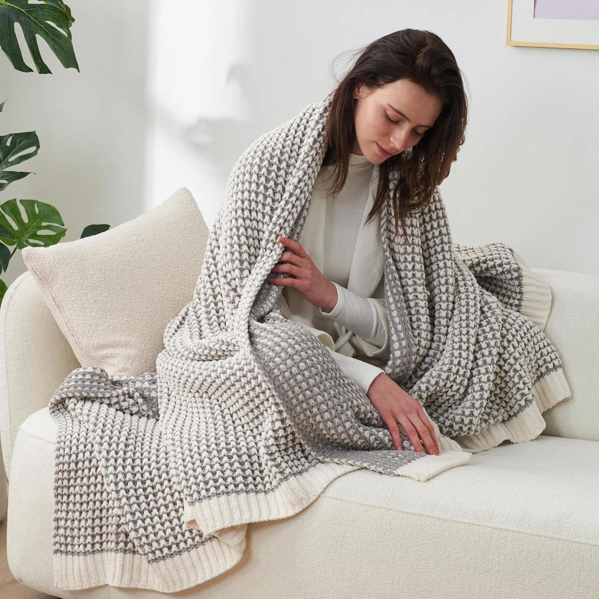 Amélie Home Chenille Waffle Throw Blanket for Couch, Reversible Pineapple Stitch Knit Soft Cozy