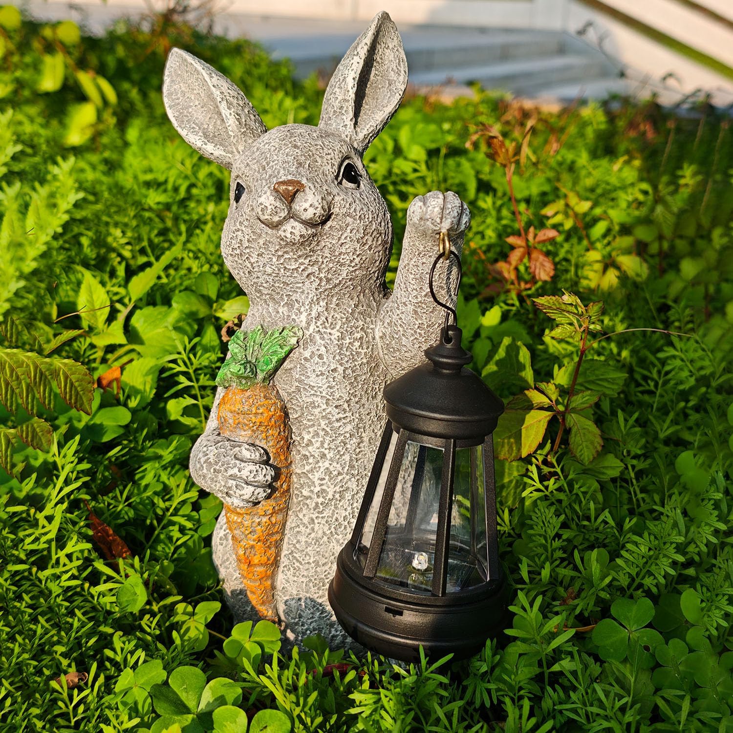 Garden Statues Rabbit Solar Lantern Outdoor Handmade Resin Statue Bunny with Cute Carrot for Patio