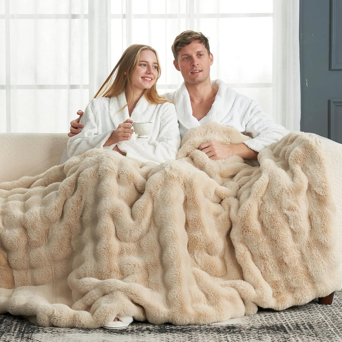 Cozy Bliss Faux Fur Throw Blanket for Couch, Fuzzy Soft Plush Thick Bubble Blanket for Sofa Bedroom