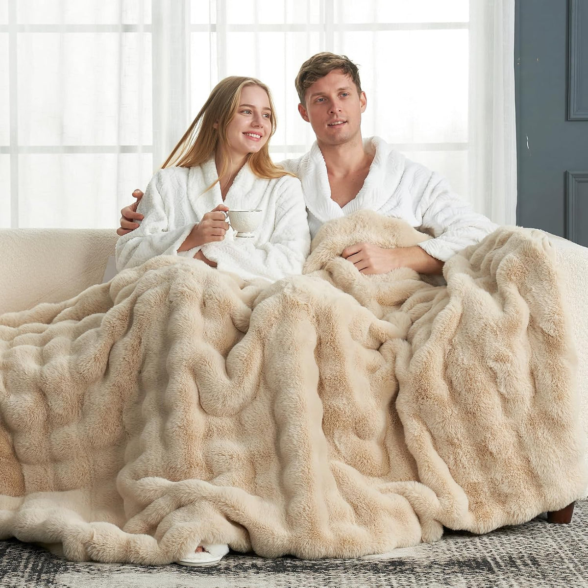 Cozy Bliss Faux Fur Throw Blanket for Couch, Fuzzy Soft Plush Thick Bubble Blanket for Sofa Bedroom