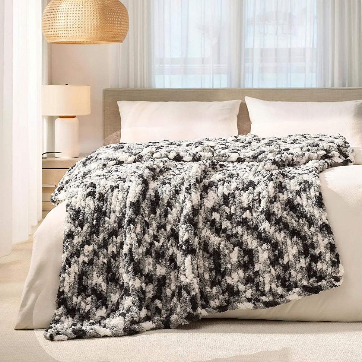 L'AGRATY Chunky Knit Blanket Throw: 50''x60'' Chenille Chunky Knitted Throw Blankets for Bed Couch