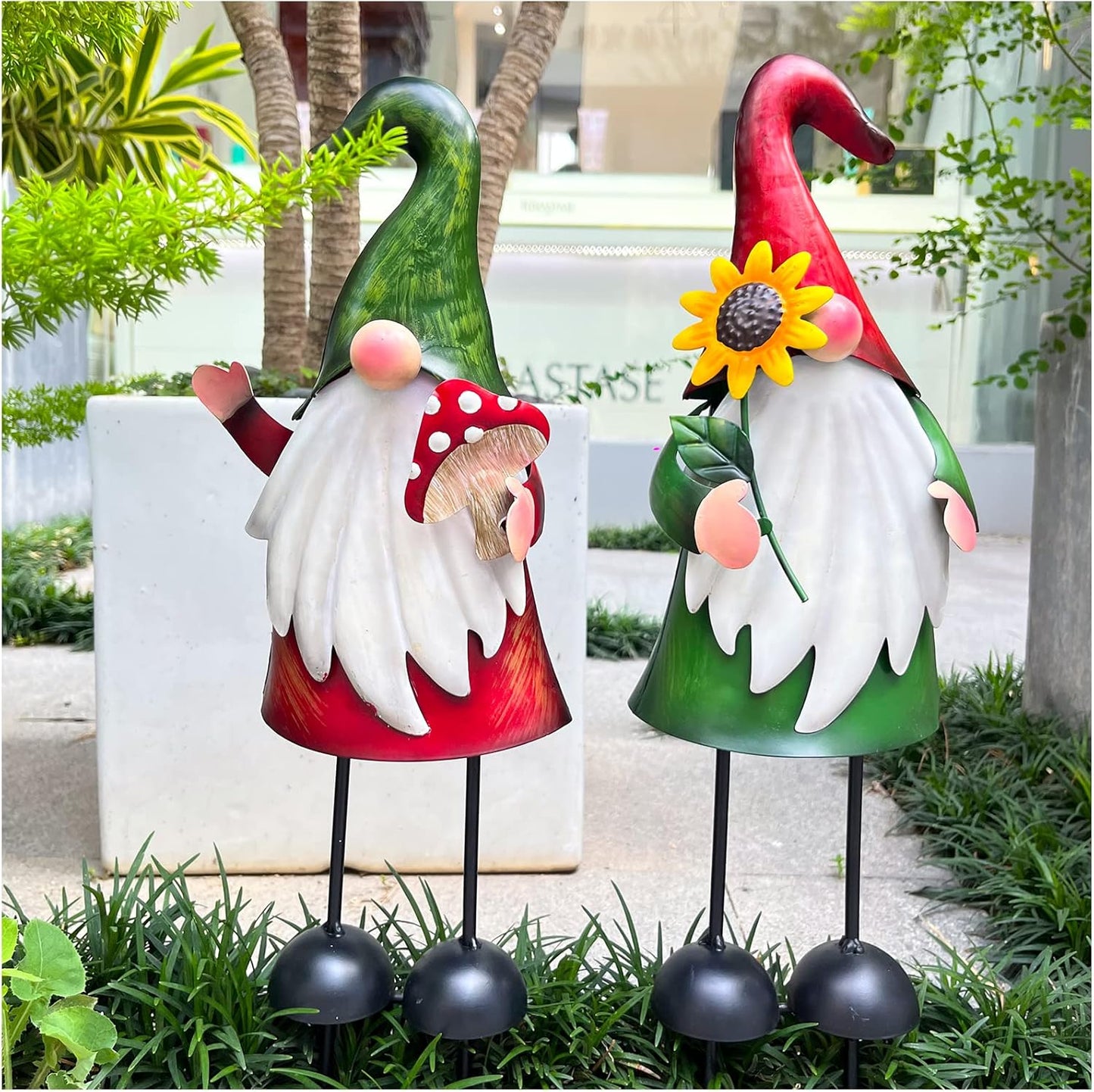 HONGLAND Metal Gnome Yard Art Outdoor Gnomes Garden Statue 18 Inch Gnome Figurine Decorative Stakes