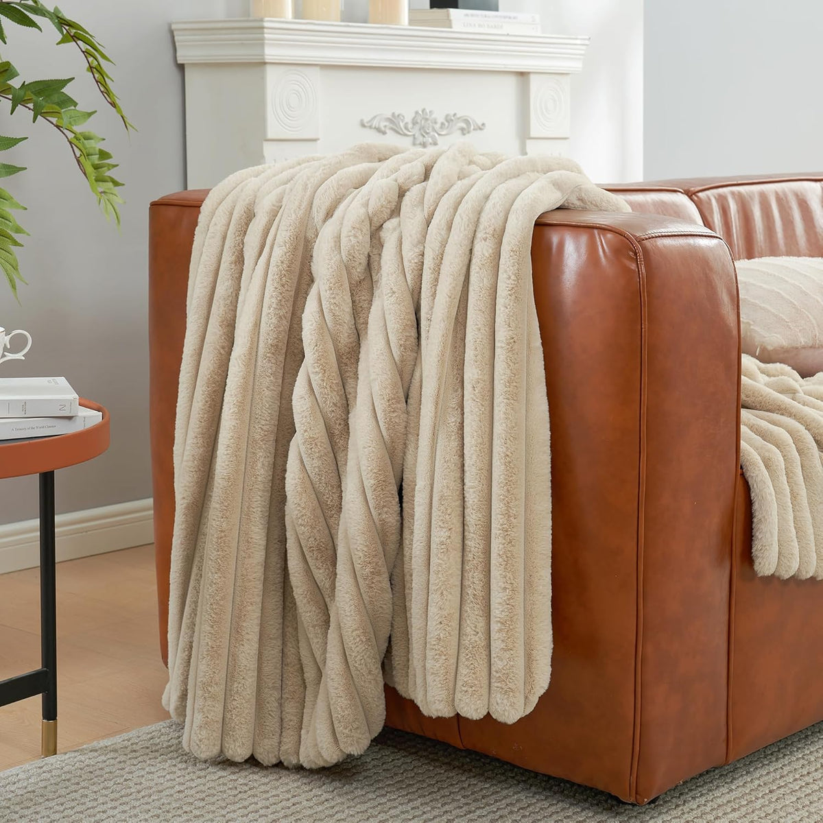 Amélie Home Faux Fur Throw Blanket for Couch, Cozy Fuzzy Fluffy Fur Luxurious Soft Striped Plush