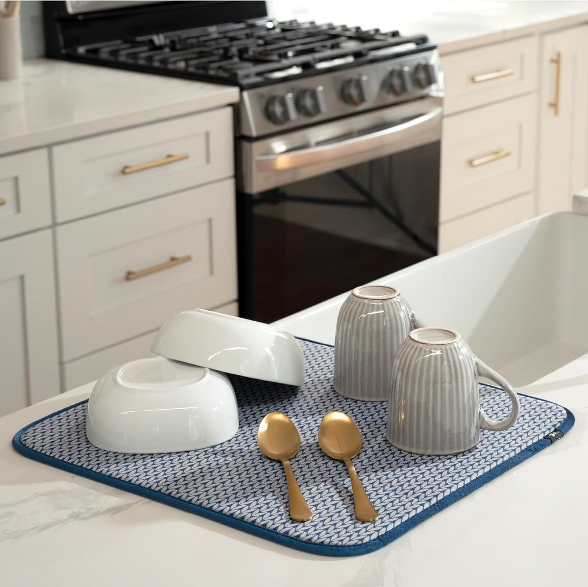 S&T INC. Dish Drying Mat, 16” x 18”, Absorbent Microfiber Kitchen Counter Mat, Dish Drying Pad for