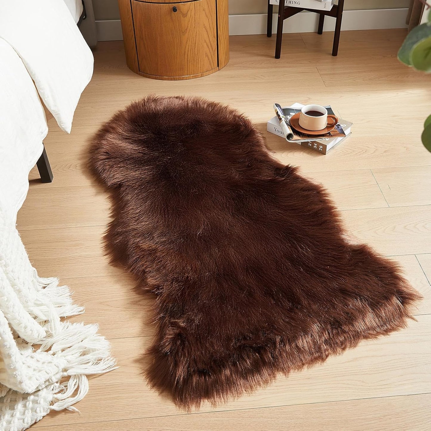 AMTOVO Faux Fur Rug, Coffee Area Rug, Fluffy Sheepskin Rug, Fuzzy Ultra Soft 2 x 4 ft Shag Rugs for