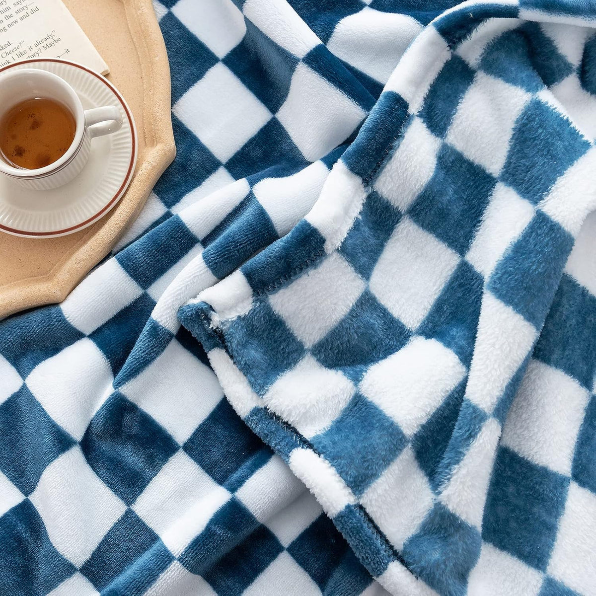 LOMAO Throw Blankets Flannel Blanket with Checkerboard Grid Pattern Soft Throw Blanket for Couch