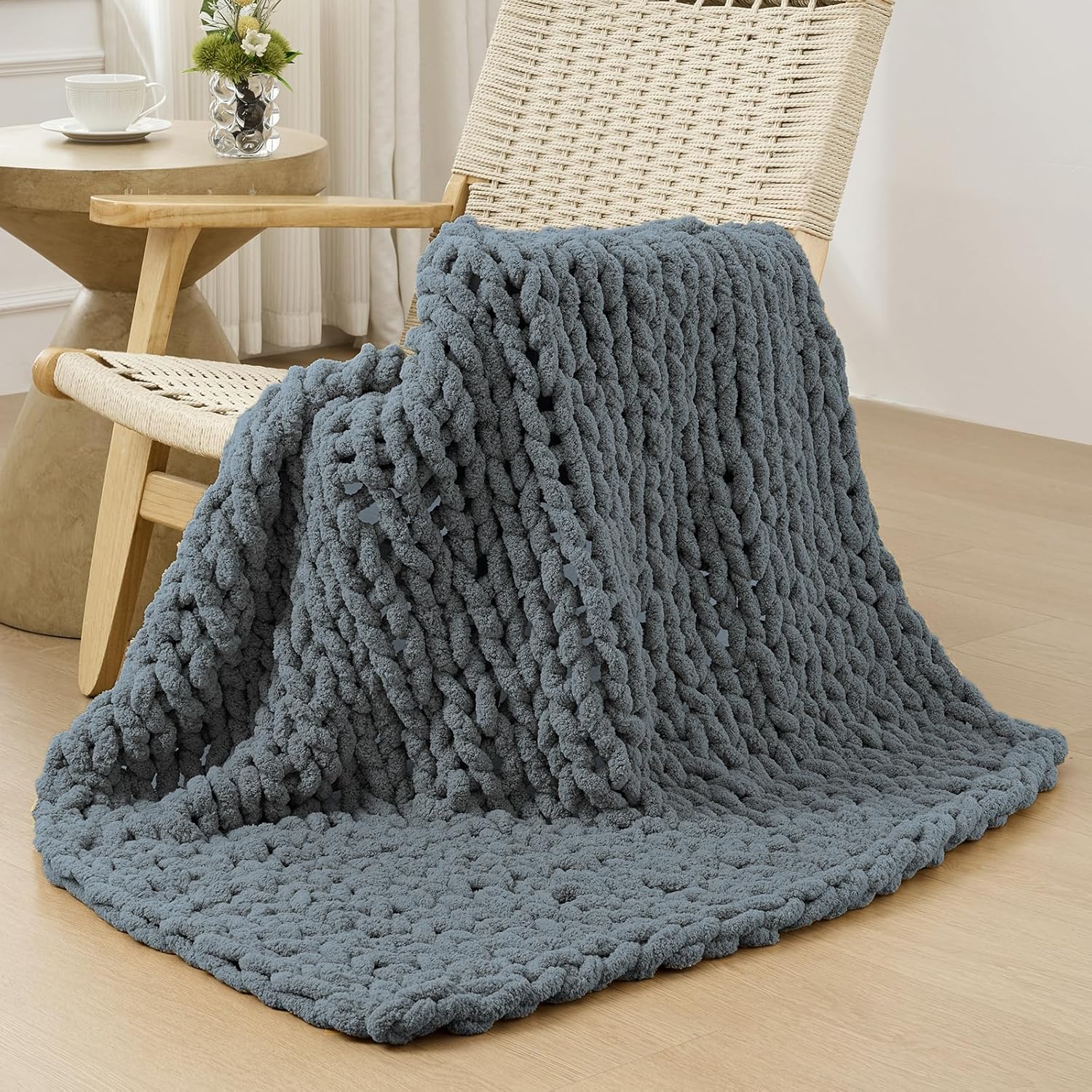 Bigacogo Chunky Knit Throw Blanket for Couch, 40x40 inches, 100% Hand Knitted with Thick Jumbo