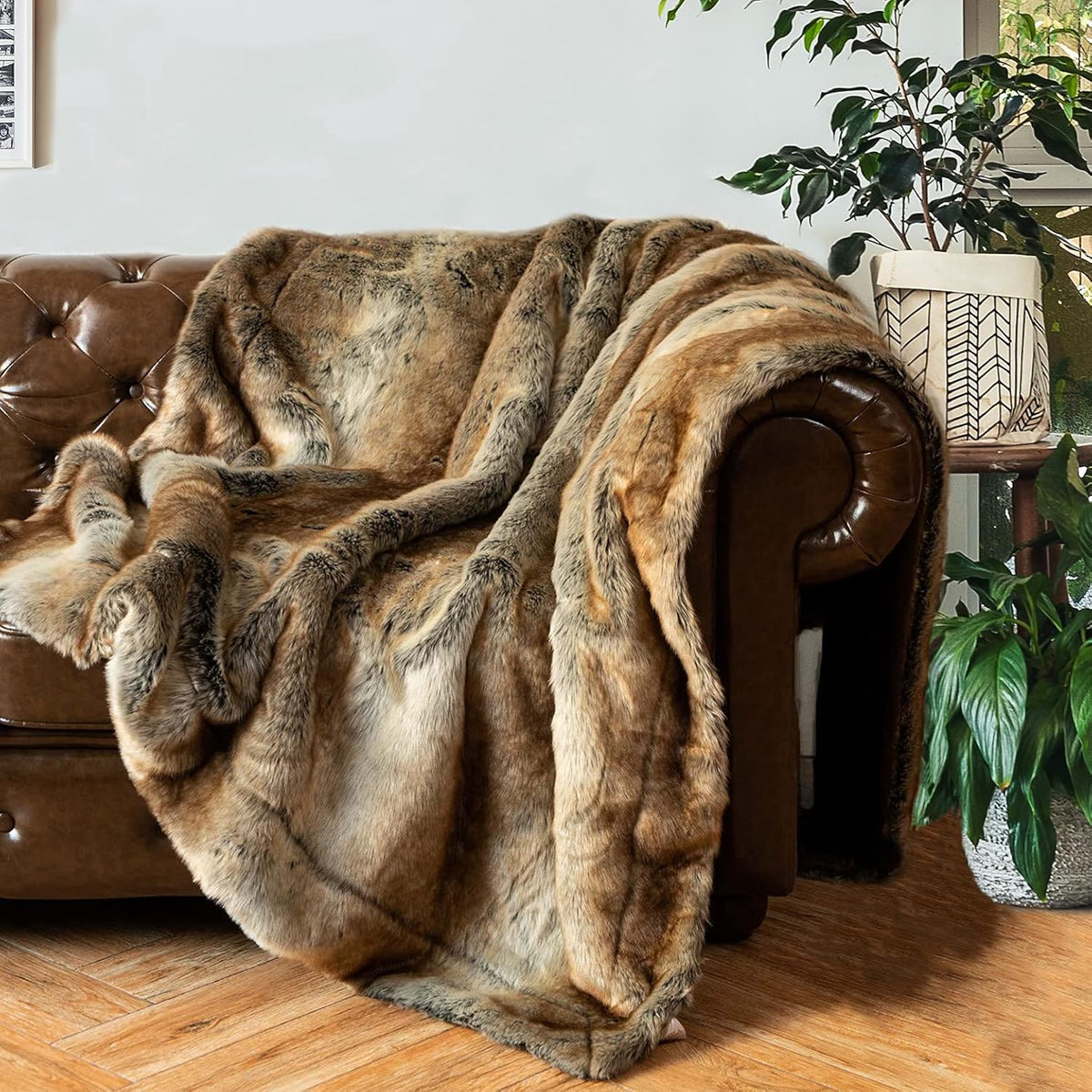 BATTILO HOME Large Brown Faux Fur Throw Blanket for Bed, Fall Fur Blanket and Throws, 60 x 80