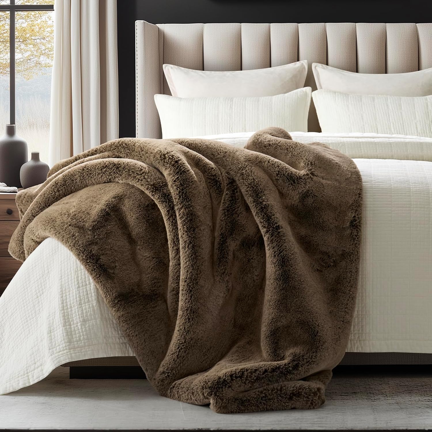 Luxury Soft Faux Chinchilla Fur Throw Blanket for Couch, Warm Thick Heavy Winter Throw Blanket