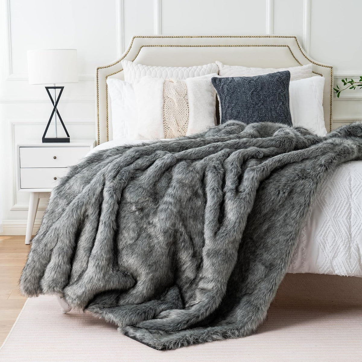 BATTILO HOME Silver Grey Faux Fur Throw Blanket for Couch, Bed, Fake Fur Blankets & Throws, Thick