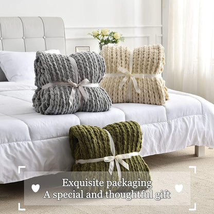 Maetoow Tighter Version Chenille Chunky Knit Blanket Throw （60×80 Inch）, Handmade Warm & Cozy