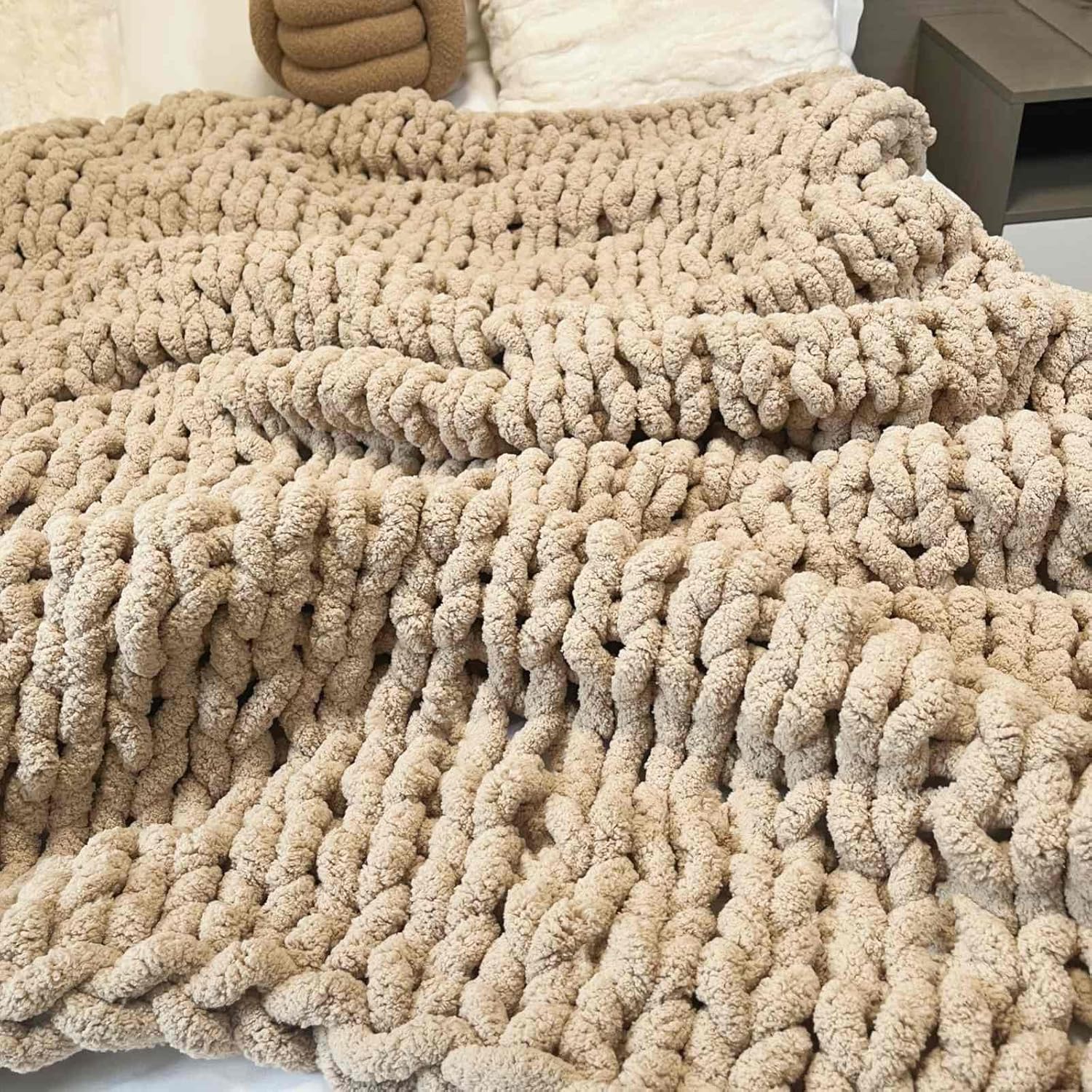 Chunky Knit Blanket Throw 40"x60", Chenille Throw Blankets, Handmade Warm & Cozy Blanket Couch Bed