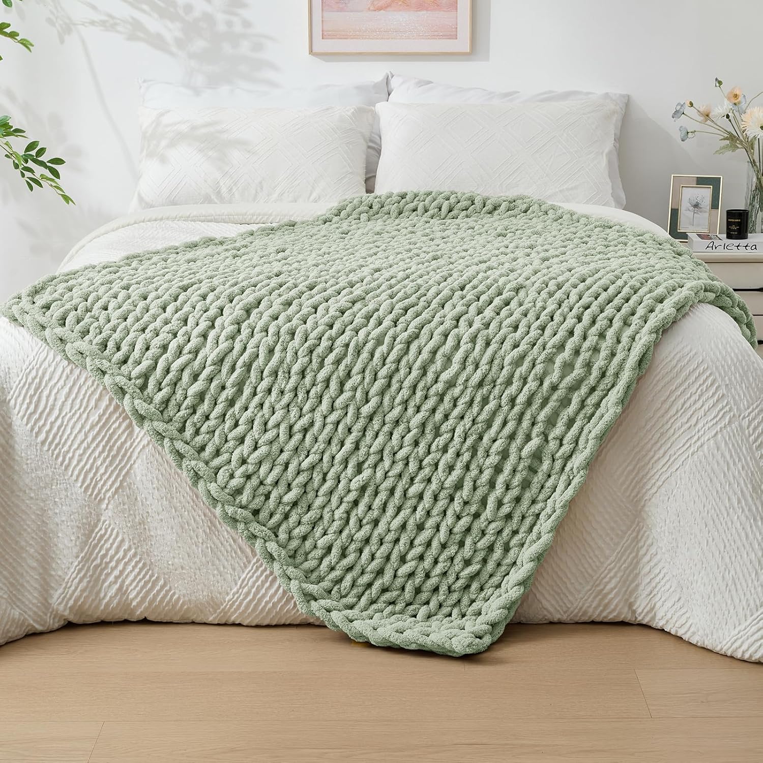 Bigacogo Chunky Knit Throw Blanket for Couch, 40x60 inches, 100% Hand Knitted with Thick Jumbo
